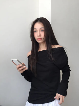 Slim Off-shoulder T-shirt