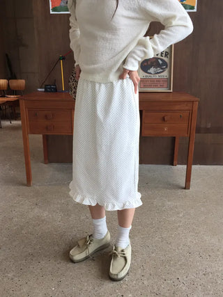 Girlfriend look polka dot frill skirt