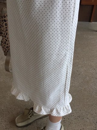 Girlfriend look polka dot frill skirt