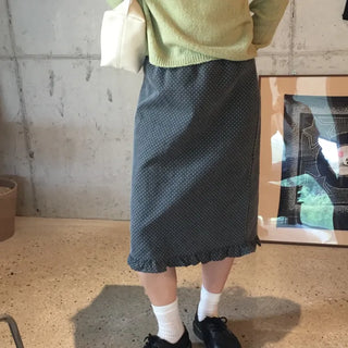Girlfriend look polka dot frill skirt