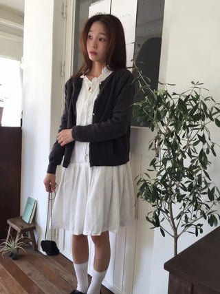 Delicate fit round knit cardigan