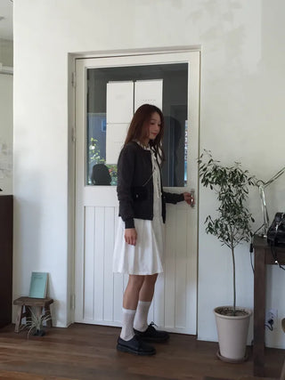 Delicate fit round knit cardigan