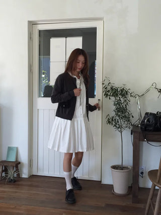 Delicate fit round knit cardigan