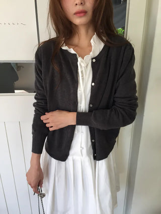 Delicate fit round knit cardigan