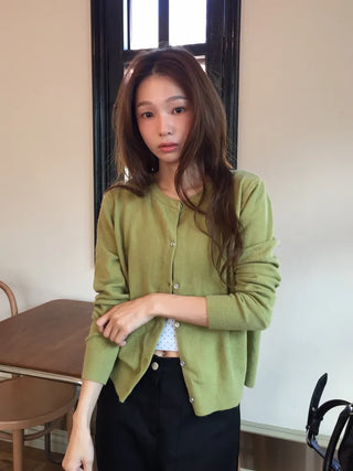 Delicate fit round knit cardigan