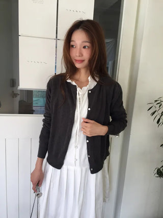 Delicate fit round knit cardigan