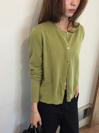 Delicate fit round knit cardigan