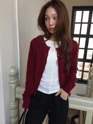 Delicate fit daily cardigan for the transitional season