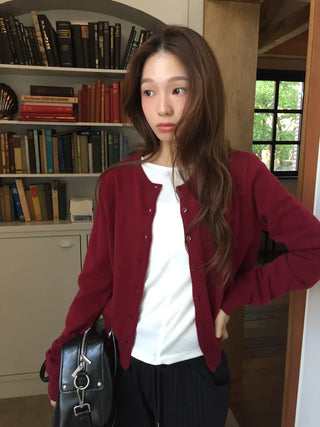 Delicate fit daily cardigan for the transitional season