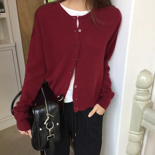Delicate fit daily cardigan for the transitional season