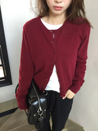 Delicate fit daily cardigan for the transitional season