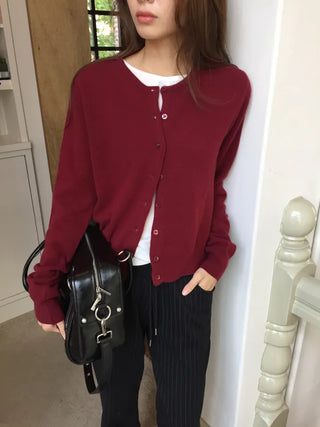 Delicate fit daily cardigan for the transitional season
