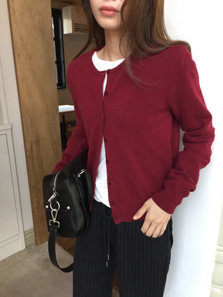 Delicate fit daily cardigan for the transitional season