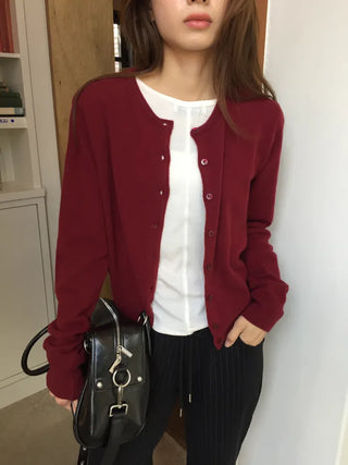 Delicate fit daily cardigan for the transitional season