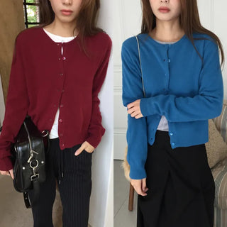 Delicate fit daily cardigan for the transitional season