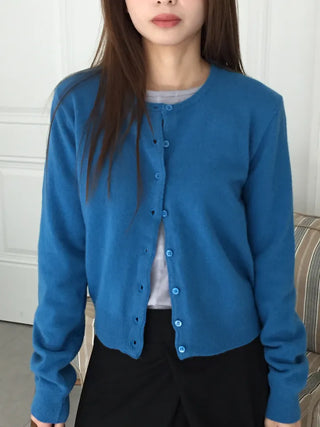 Delicate fit daily cardigan for the transitional season