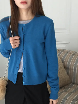 Delicate fit daily cardigan for the transitional season