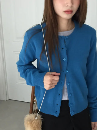 Delicate fit daily cardigan for the transitional season