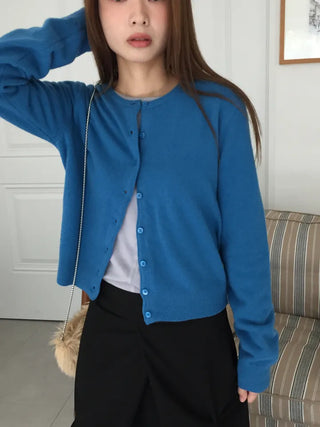Delicate fit daily cardigan for the transitional season