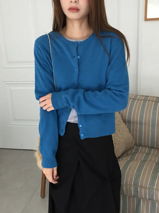 Delicate fit daily cardigan for the transitional season