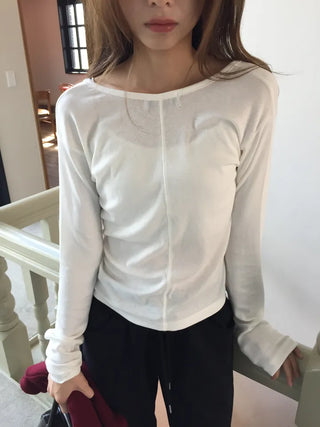 Collarbone line delicate fit reverse back open T-shirt