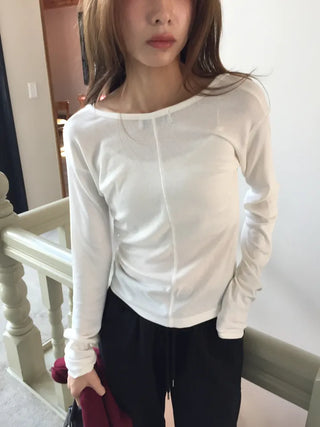 Collarbone line delicate fit reverse back open T-shirt