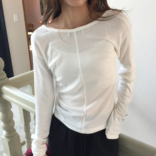 Collarbone line delicate fit reverse back open T-shirt