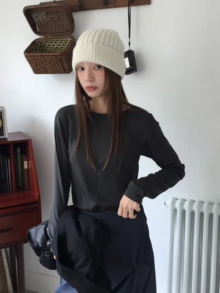 Collarbone line delicate fit reverse back open T-shirt