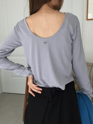 Collarbone line delicate fit reverse back open T-shirt
