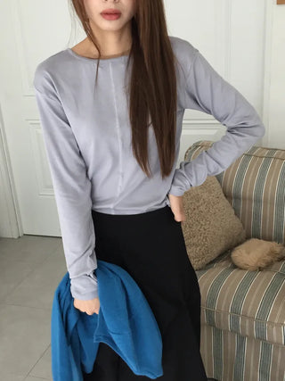 Collarbone line delicate fit reverse back open T-shirt