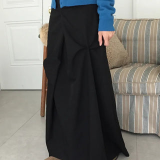 Mood-draping long skirt that completes the look effortlessly