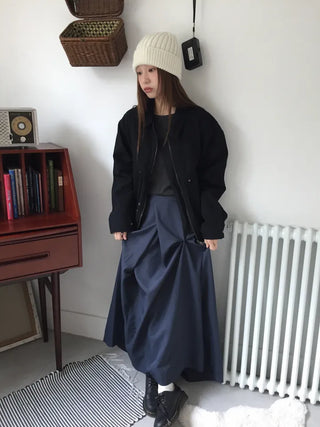 Mood-draping long skirt that completes the look effortlessly