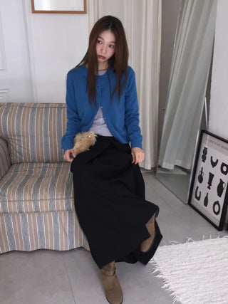 Mood-draping long skirt that completes the look effortlessly
