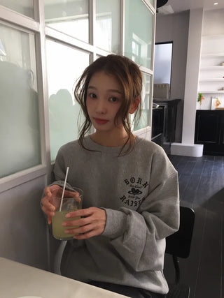 Delicate Fit Effortless Chic Sweatshirt - Aesthetic Mood Oversized Fit