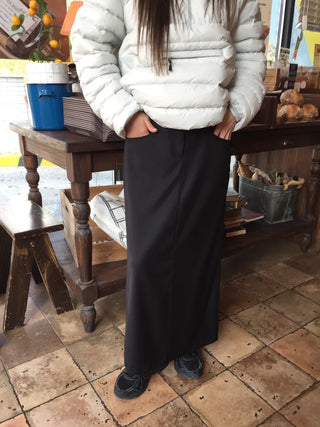 Simple Black H-Line Long Skirt  Sophisticated Winter Effortless Chic Look