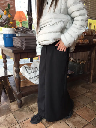 Simple Black H-Line Long Skirt  Sophisticated Winter Effortless Chic Look