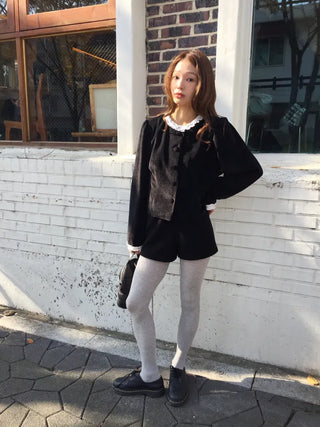 Velvet-mood frill blouse  Winter goddess look