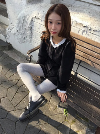 Velvet-mood frill blouse  Winter goddess look