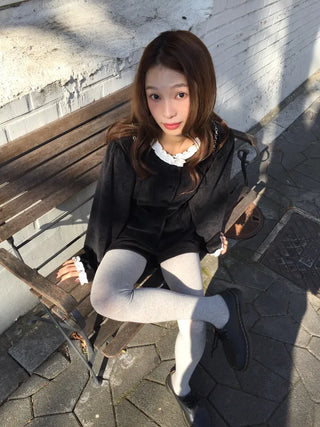 Velvet-mood frill blouse  Winter goddess look