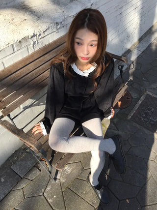 Velvet-mood frill blouse  Winter goddess look