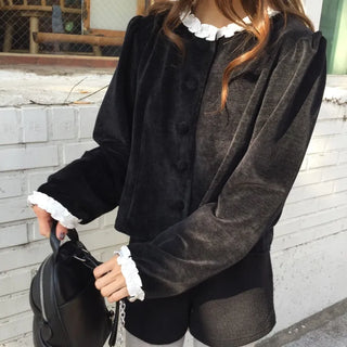 Velvet-mood frill blouse  Winter goddess look