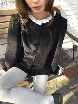 Velvet-mood frill blouse  Winter goddess look