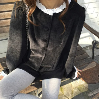 Velvet-mood frill blouse  Winter goddess look