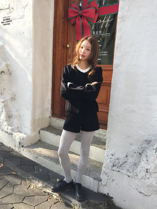 Velvet-mood frill blouse  Winter goddess look