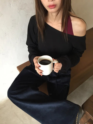 Effortless chic vibe  Off-shoulder layered top