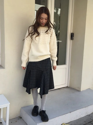 Daily Delicate Fit Knit Ivory & Navy – Winter Vibes Punching Details