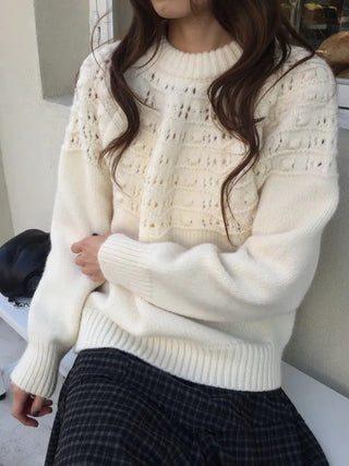 Daily Delicate Fit Knit Ivory & Navy – Winter Vibes Punching Details