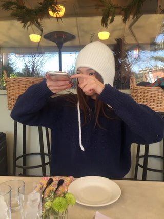 Daily Delicate Fit Knit Ivory & Navy – Winter Vibes Punching Details