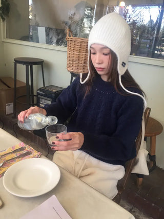 Daily Delicate Fit Knit Ivory & Navy – Winter Vibes Punching Details