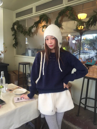 Daily Delicate Fit Knit Ivory & Navy – Winter Vibes Punching Details